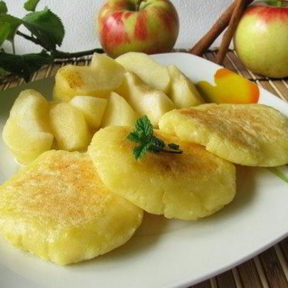 Яблочные блины с лимонной цедрой