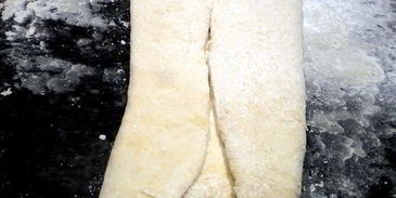 булочки из слоеного теста с песто из руколы и кешью