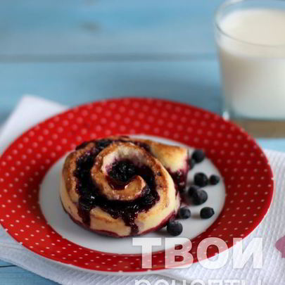 Булочки с черникой