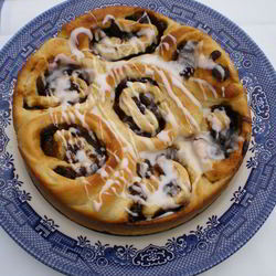 Булочки с изюмом