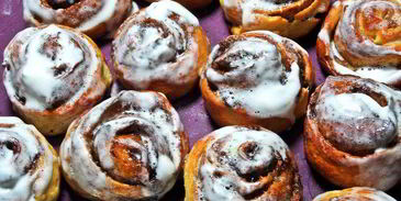 булочки с корицей на сыворотке