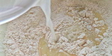 булочки с корицей на сыворотке