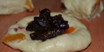 булочки с сухофруктами