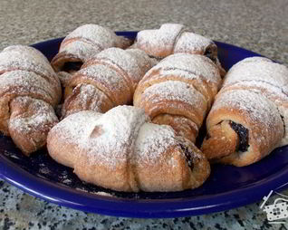 Круассаны с шоколадной маковой начинкой