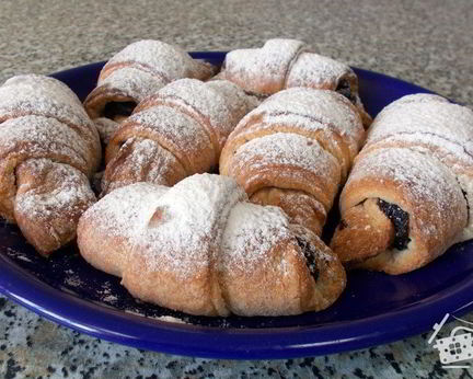 Круассаны с шоколадной маковой начинкой