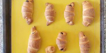 круассаны с шоколадной маковой начинкой