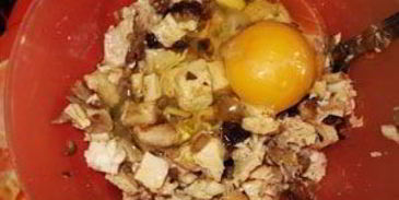 курочка на булочке с кунжутом