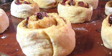 пряные тыквенные плюшки с клюквой