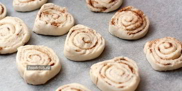 слоеные булочки с корицей