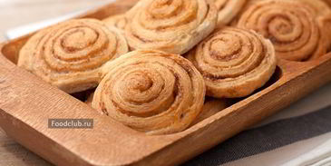 слоеные булочки с корицей