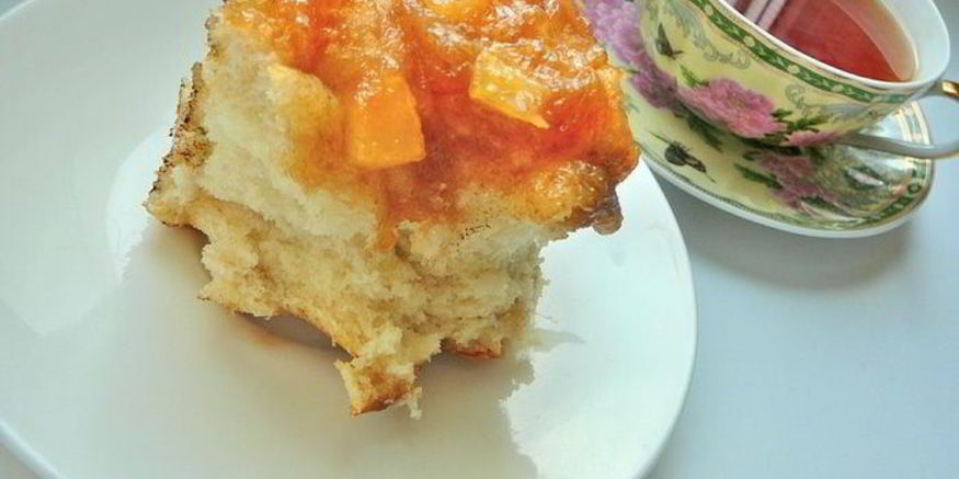 Рецепт влажных коричных булочек в яблочной карамели