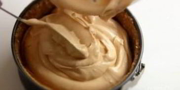 чизкейк карамельный по-домашнему со сгущенкой