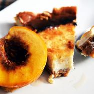 Рецепт Чизкейка Нью-Йорк с медовыми персиками