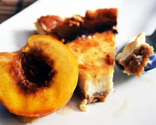 Чизкейк Нью-Йорк с медовыми персиками