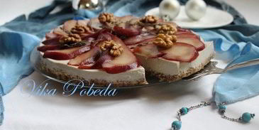 чизкейк с голубым сыром и пьяной грушей