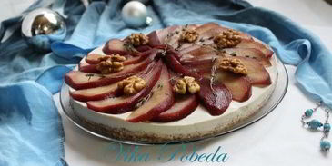 чизкейк с голубым сыром и пьяной грушей