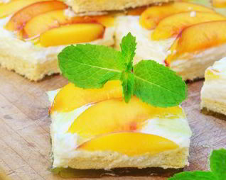Чизкейк с персиками