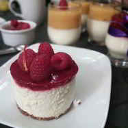 Рецепт Мини-чизкейка из козьего сыра с малиной