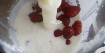 питьевой клубничный чизкейк