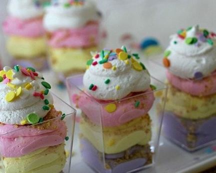 Трайфл чизкейк с сушеной вишней, апельсином и цветками лаванды