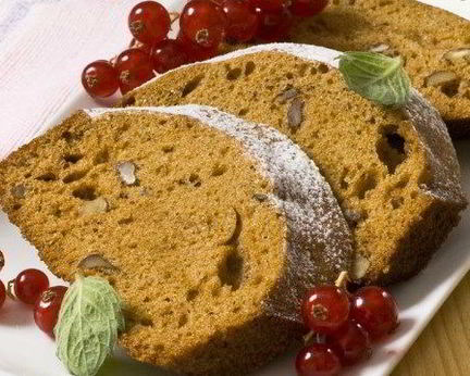 Медовый кекс с орехами в мультиварке