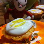 Рецепт Морковных капкейков с лимонной глазурью