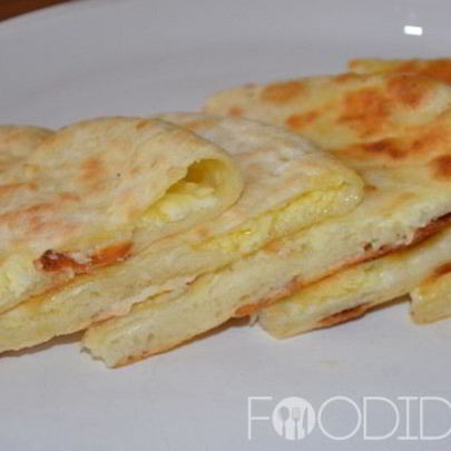 Хачапури с адыгейским сыром