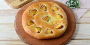 хачапури с сыром и персиками