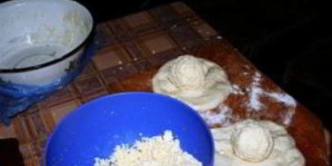 хачапури с сыром и яйцом