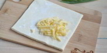 хачапури с сыром из слоеного теста