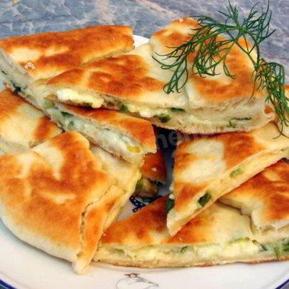 Тбилисские хачапури с сыром на сковороде