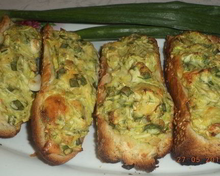 Багет с кабачково-сырной начинкой