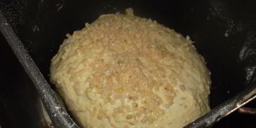 белый хлеб с кедровым орехом