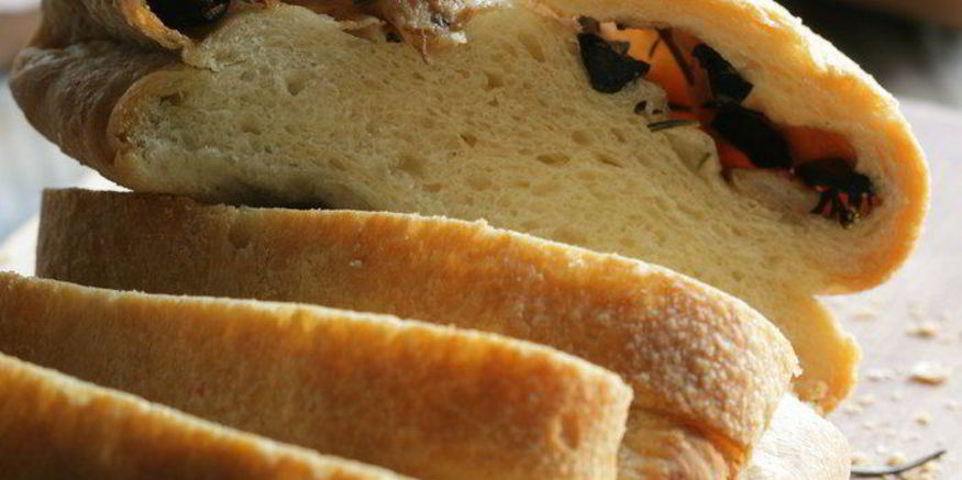 Рецепт хлеба с оливками и чесноком