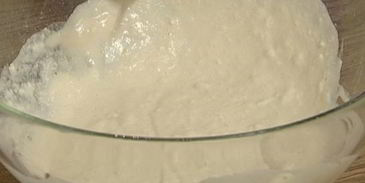 хлеб с оливками и чесноком