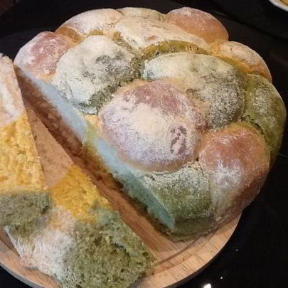 Разноцветный хлебушек с тыквой и щавелем