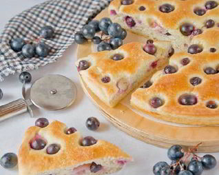 Сладкий итальянский хлеб с виноградом