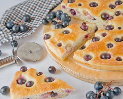 Сладкий итальянский хлеб с виноградом