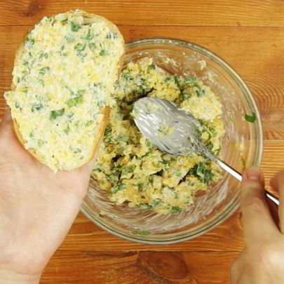 Запеченный хлеб с сыром