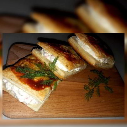 Хрустящие слойки с крабово-творожным кремом