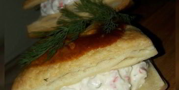 хрустящие слойки с крабово-творожным кремом