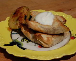 Конвертики из фило с запеченными яблоками