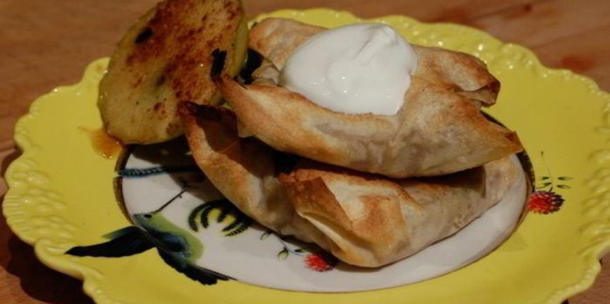 Рецепт конвертиков из фило с запеченными яблоками