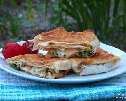 Конвертики из лаваша с сыром и зеленью