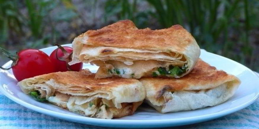 Рецепт конвертиков из лаваша с сыром и зеленью