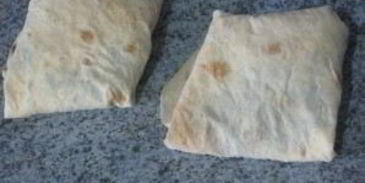 конвертики из лаваша с сыром и зеленью