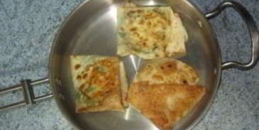 конвертики из лаваша с сыром и зеленью