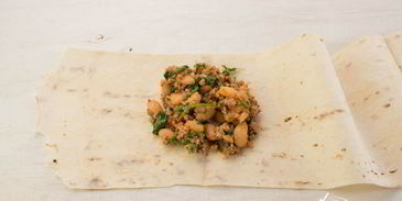 конвертики с мясом и фасолью в лаваше