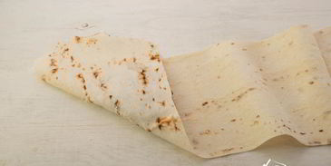 конвертики с мясом и фасолью в лаваше