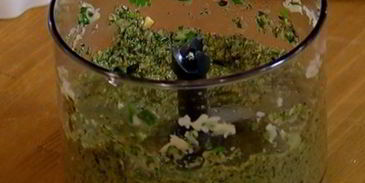 кулечки из лаваша с копченой курицей и авокадо